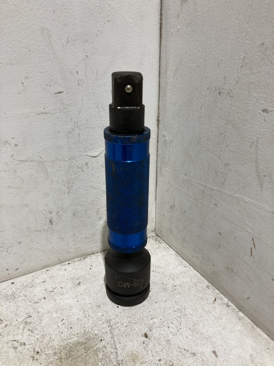 Lot 79  
            Birmingham - Collection Only 

                
ASSORTMENT OF TOOLS TO INCLUDE A SHOCK ABSORBER TOOL AND SOCKET - Image 3