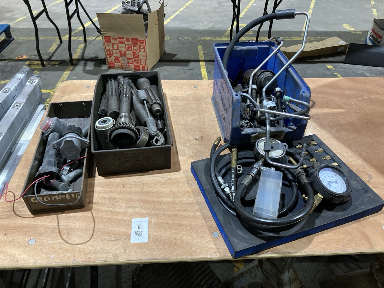 Lot 88  
            Birmingham - Collection Only 

                
ASSORTMENT OF PARTS TO INCLUDE GEARBOX INPUT SHAFT