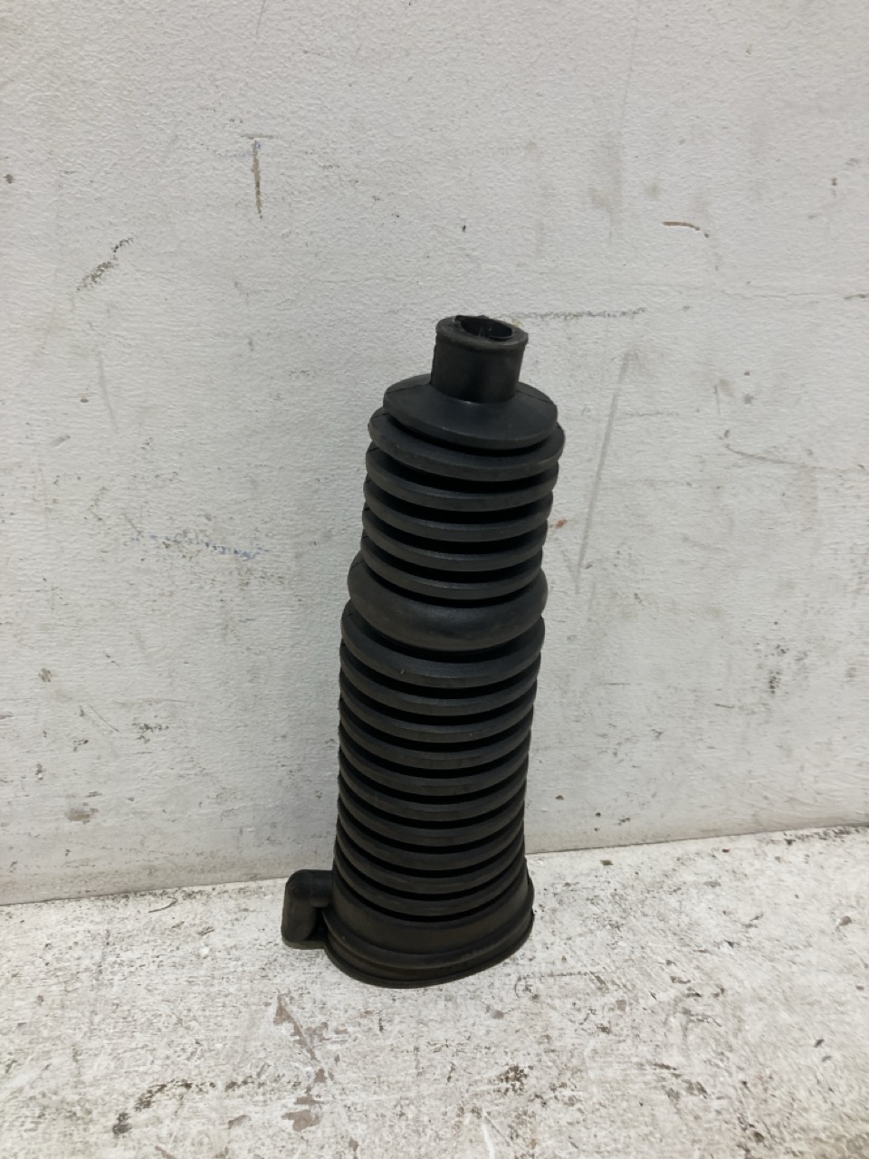 Lot 91  
            Birmingham - Collection Only 

                
ASSORTMENT OF LORRY PARTS TO INCLUDE OIL SEPARATOR CARTRIDGE