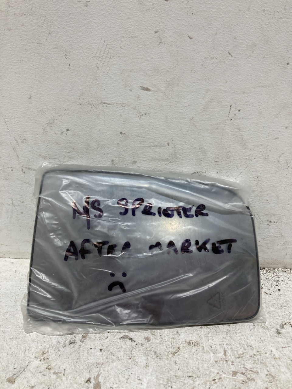 Lot 96  
            Birmingham - Collection Only 

                
ASSORTMENT OF PARTS TO INCLUDE SPRINTER MIRROR - Image 4