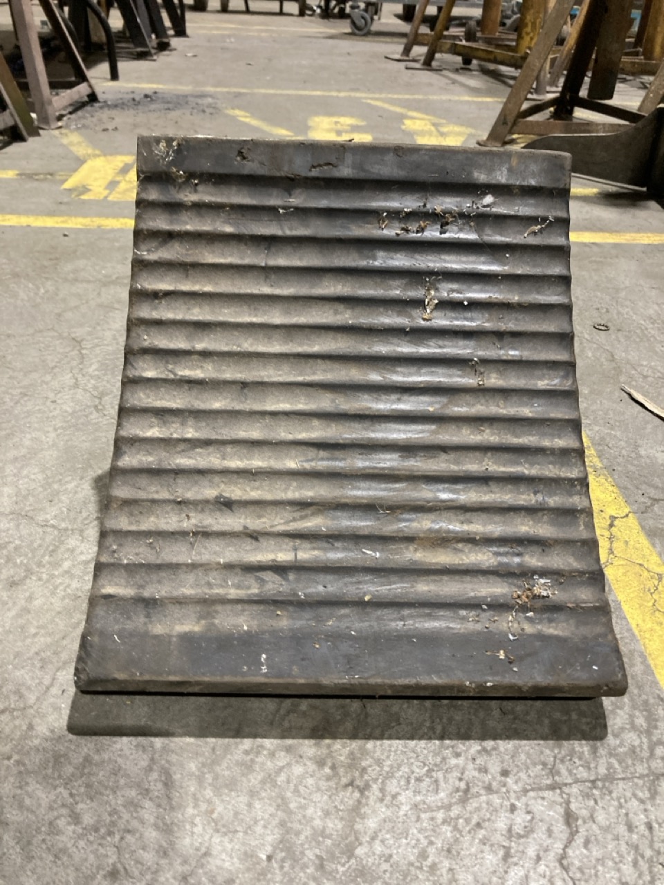 Lot 98  
            Birmingham - Collection Only 

                
ASSORTMENT OF TOOLS TO INCLUDE ENGINE SUPPORT BEAM - Image 3