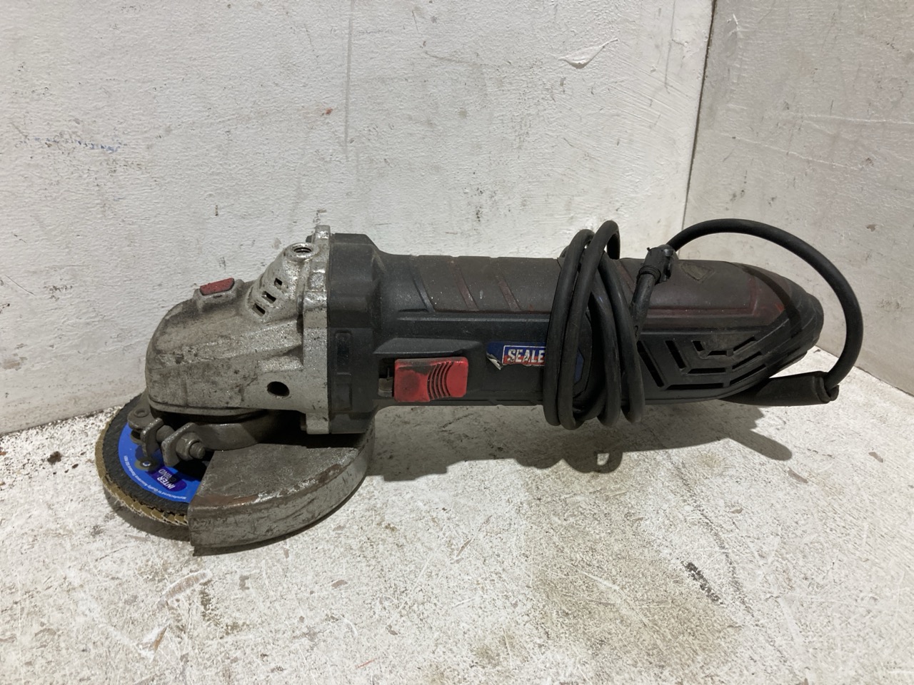 Lot 99  
            Birmingham - Collection Only 

                
ASSORTMENT OF TOOLS TO INCLUDE SNAP-ON RECIPROCATING SAW - Image 4