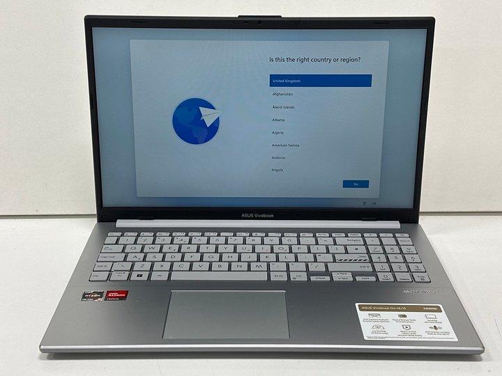 Lot 27  
            Marchington - Parcel Delivery Only 

                
ASUS VIVOBOOK GO 15 512 GB LAPTOP IN SILVER: MODEL NO E1504FA (WITH BOX & MAINS P...