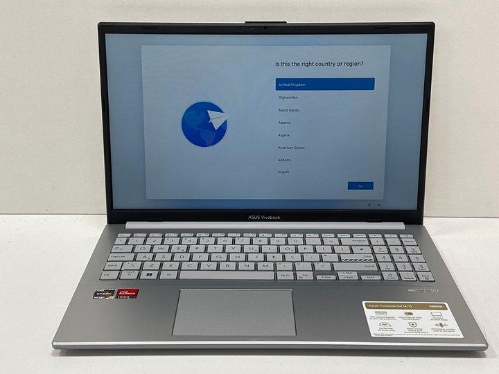 Lot 28  
            Marchington - Parcel Delivery Only 

                
ASUS VIVOBOOK GO 15 512 GB LAPTOP IN SILVER: MODEL NO E1504F (WITH BOX & MAINS PO...