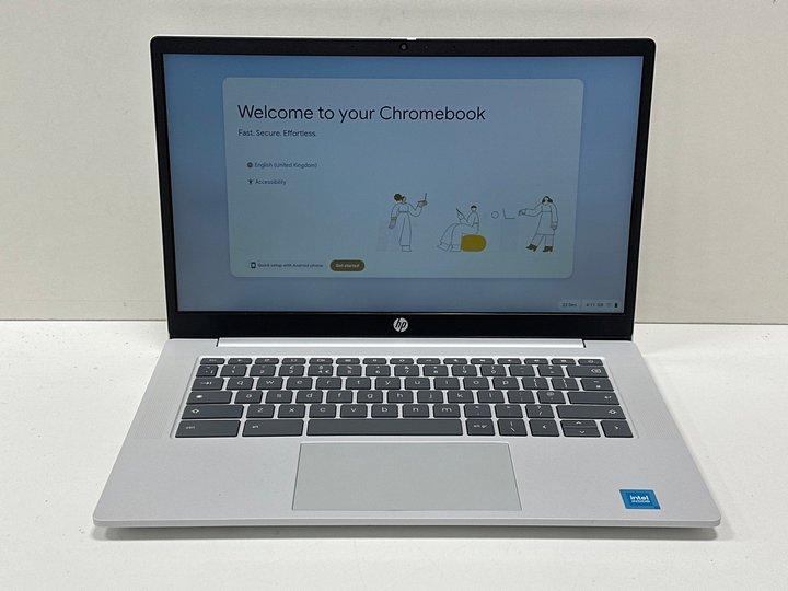 Lot 44  
            Marchington - Parcel Delivery Only 

                
HP CHROMEBOOK 128 GB LAPTOP IN WHITE: MODEL NO 14A-NF0002SA (WITH BOX & MAINS POW...