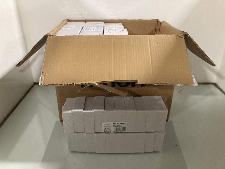 Lot 103  
            Marchington SR13 - Parcel Delivery Only 

                
QTY OF THRION 32MM 1 GANG SURFACE PVC BOX C/W CONDUIT/ MINI TRUNKING: LOCATION - WH3