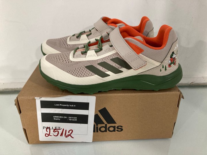 Lot 117  
            Marchington SR13 - Parcel Delivery Only 

                
ADIDAS X DISNEY TERREX TRAIL RUNNING SHOES IN GREEN/ORANGE/SAND - UK SIZE: 5.5: L...