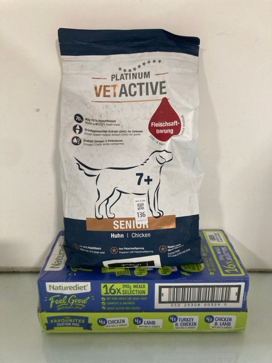 Lot 136  
            Marchington SR13 - Parcel Delivery Only 

                
5KG BAG OF PLATINUM VETACTIVE SENIOR DOG FOOD WITH CHICKEN TO INCLUDE 16 X 390G N...