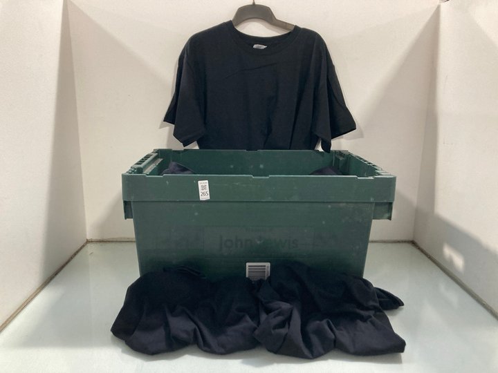 Lot 146  
            Marchington SR13 - Parcel Delivery Only 

                
QTY OF FRUIT OF THE LOOM MENS T-SHIRTS IN BLACK-UK SIZE L: LOCATION - WH5