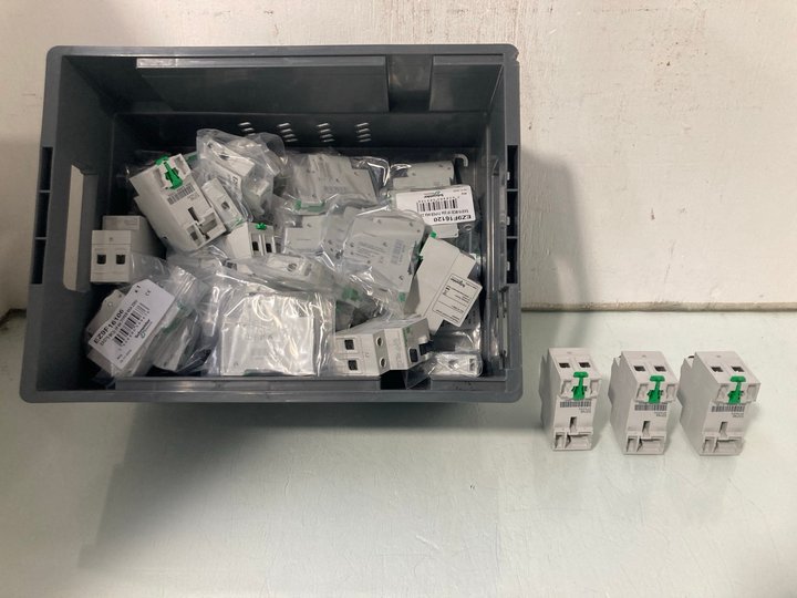 Lot 159  
            Marchington SR13 - Parcel Delivery Only 

                
QTY OF SCHNEIDER ELECTRICAL ITEMS TO INCLUDE EASY 9 MCB 1P 20A FUSE CIRCUIT: LOCA...