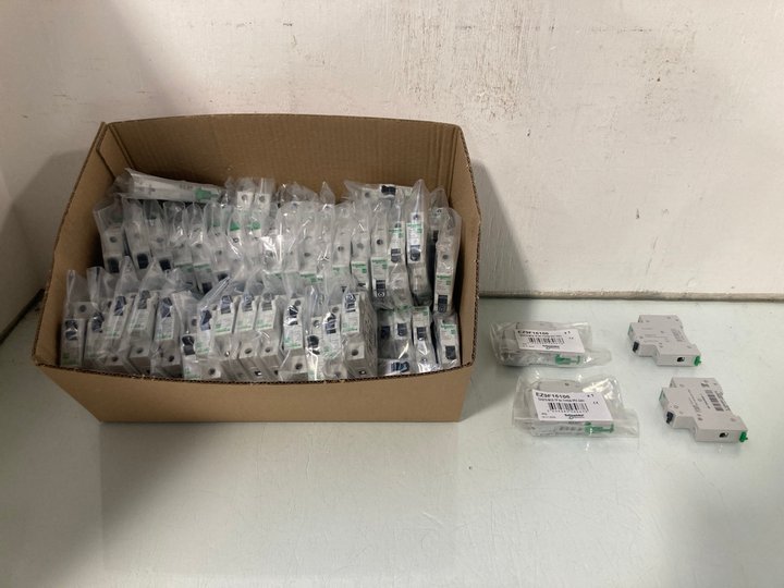 Lot 161  
            Marchington SR13 - Parcel Delivery Only 

                
QTY OF SCHNEIDER ELECTRIC EASY 9 MCB 1P 6A TYPE B 6KA 230V FUSES: LOCATION - WH6