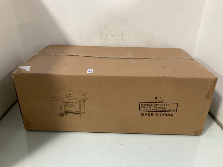 Lot 165  
            Marchington SR13 - Parcel Delivery Only 

                
OUTDOOR BBQ GRILL: LOCATION - WH6