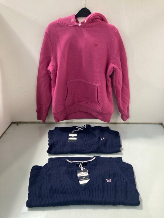 Lot 168  
            Marchington SR13 - Parcel Delivery Only 

                
2 X CREW CLOTHING LADIES COTTON CABLE V-NECK JUMPERS IN NAVY-UK SIZE 12 TO INCLUD...