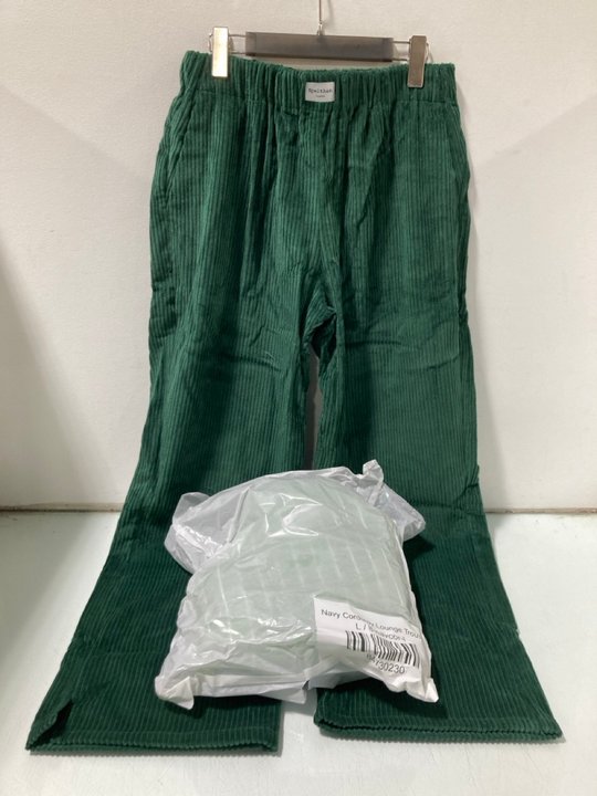 Lot 191  
            Marchington SR13 - Parcel Delivery Only 

                
2 X PAIRS OF SPELTHAM LONDON CORDUROY LOUNGE TROUSERS IN GREEN-UK SIZE L-ORIGINAL...