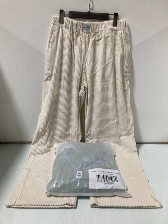 Lot 192  
            Marchington SR13 - Parcel Delivery Only 

                
2 X PAIRS OF SPELTHAM LONDON CORDUROY LOUNGE TROUSERS IN CREAM-UK SIZE L-ORIGINAL...