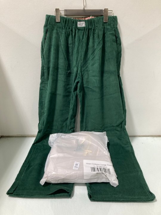 Lot 193  
            Marchington SR13 - Parcel Delivery Only 

                
2 X PAIRS OF SPELTHAM LONDON CORDUROY LOUNGE TROUSERS IN GREEN-UK SIZE L-ORIGINAL...