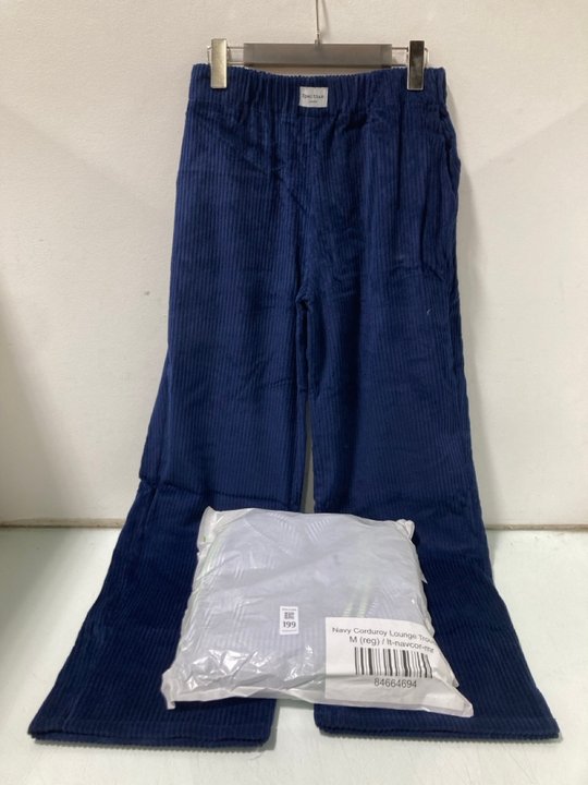 Lot 199  
            Marchington SR13 - Parcel Delivery Only 

                
2 X PAIRS OF SPELTHAM LONDON CORDUROY LOUNGE TROUSERS IN NAVY-UK SIZE L-ORIGINAL ...
