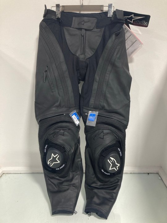 Lot 210  
            Marchington SR13 - Parcel Delivery Only 

                
ALPINESTARS STELLA MISSILE V3 LEATHER MOTORCYCLE TROUSERS IN BLACK-EU SIZE 46-ORI...