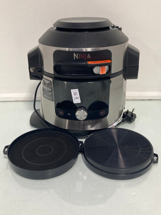 Lot 241  
            Marchington SR13 - Parcel Delivery Only 

                
NINJA FOODI 15-IN-1 SMARTLID COOKER: LOCATION - WH10