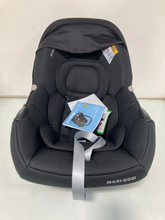 Lot 293  
            Marchington SR13 - Parcel Delivery Only 

                
MAXI-COSI CABRIOFIX I-SIZE CAR SEAT IN BLACK: LOCATION - H13