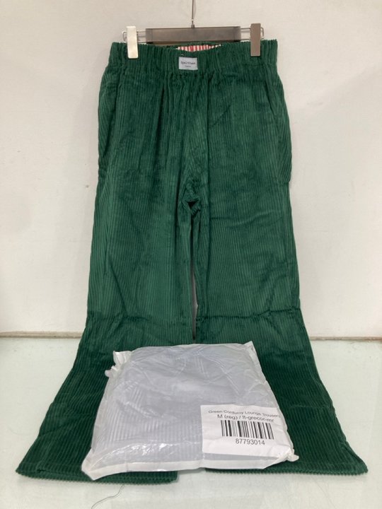Lot 295  
            Marchington SR13 - Parcel Delivery Only 

                
2 X SPELTHAM LONDON GREEN CORDED TROUSERS - UK SIZE: MEDIUM - COMBINED RRP: £210....