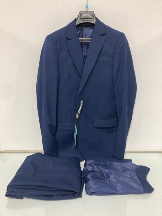 Lot 307  
            Marchington SR13 - Parcel Delivery Only 

                
BOYS ROCO FORD 3 PIECE SUIT IN NAVY - AGE: 14 YEARS: LOCATION - H12