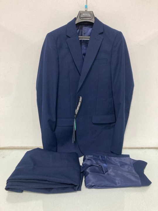 Lot 320  
            Marchington SR13 - Parcel Delivery Only 

                
BOYS ROCO FORD 3 PIECE SUIT IN NAVY - AGE: 14 YEARS: LOCATION - H11