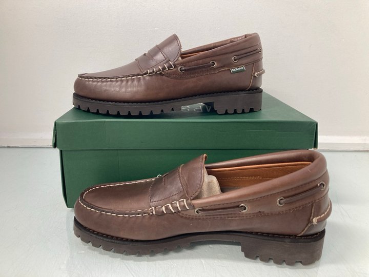Lot 32  
            Marchington SR13 - Parcel Delivery Only 

                
CAMPSIDES SEBAGO MENS ACADIAN MOCCASINS IN DARK BROWN LEATHER-UK SIZE 10-ORIGINAL...