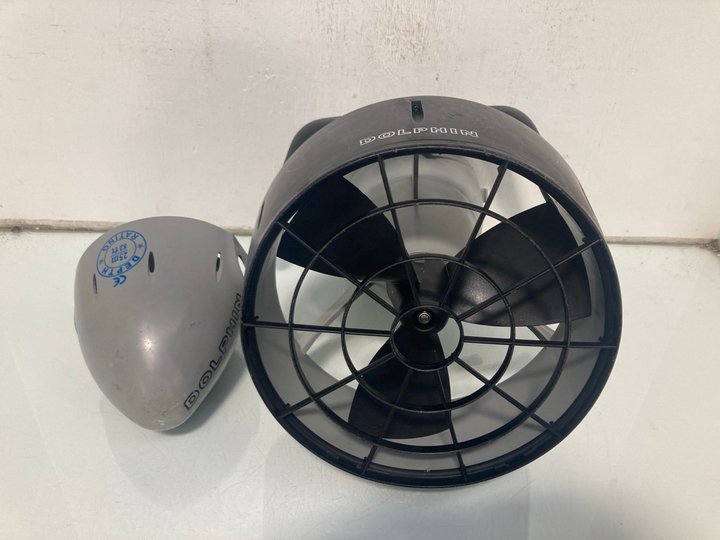 Lot 346  
            Marchington SR13 - Parcel Delivery Only 

                
DOLPHIN SEA SCOOTER UNDERWATER PROPELLER - ORIGINAL RRP £110: LOCATION - H10