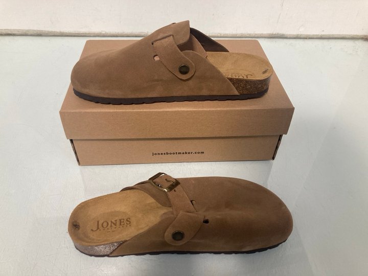 Lot 350  
            Marchington SR13 - Parcel Delivery Only 

                
JONES BOOTMAKER HESTINA LEATHER MULES IN TOBACCO - UK SIZE: 6: LOCATION - H9