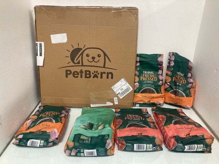 Lot 363  
            Marchington SR13 - Parcel Delivery Only 

                
QTY OF ASSORTED PET ITEMS TO INCLUDE TRIBAL FRESH PRESSED FOR DOGS DRY FOOD IN TU...