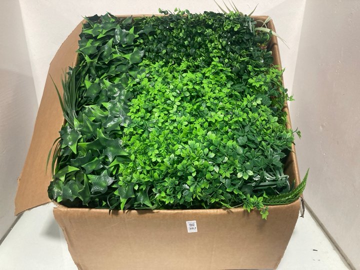 Lot 382  
            Marchington SR13 - Parcel Delivery Only 

                
ARTIFICIAL FOLIAGE WALL PANEL: LOCATION - H8