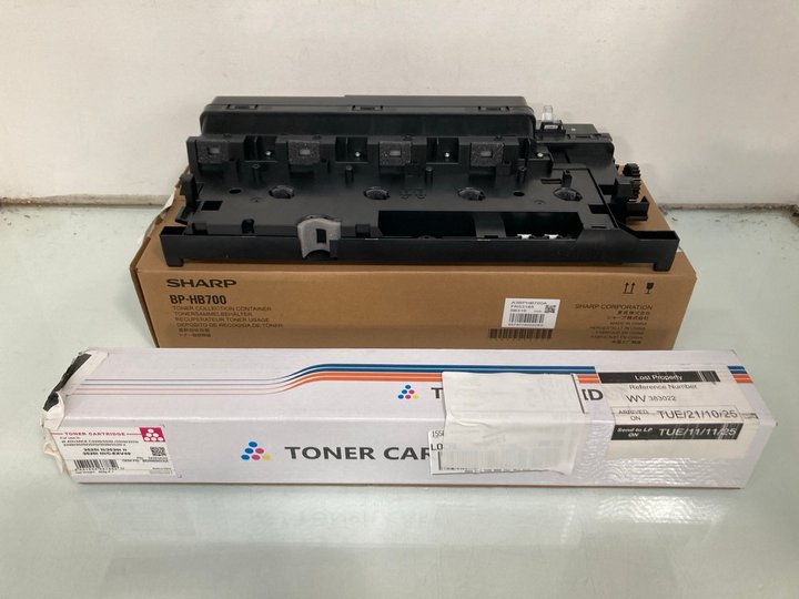 Lot 411  
            Marchington SR13 - Parcel Delivery Only 

                
TONER CARTRIDGE FOR USE IN C3320/3320L TO INCLUDE SHARP TONER COLLECTION CONTAINE...