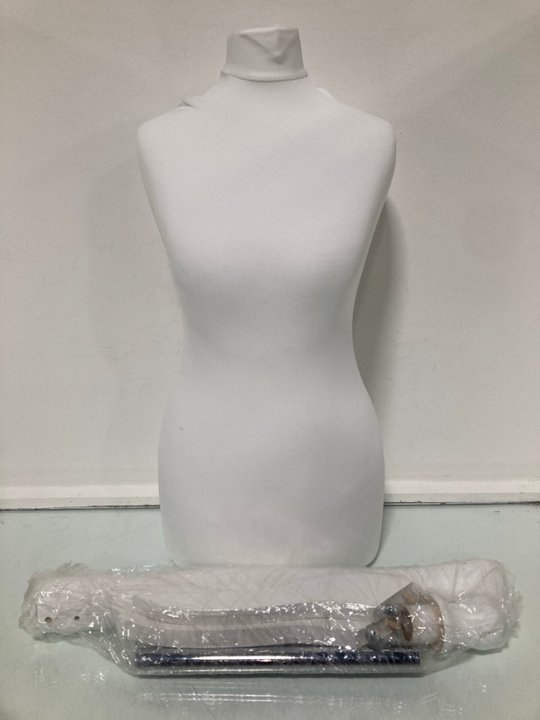 Lot 489  
            Marchington SR13 - Parcel Delivery Only 

                
DRESS MAKERS MANNEQUIN IN WHITE: LOCATION - H2