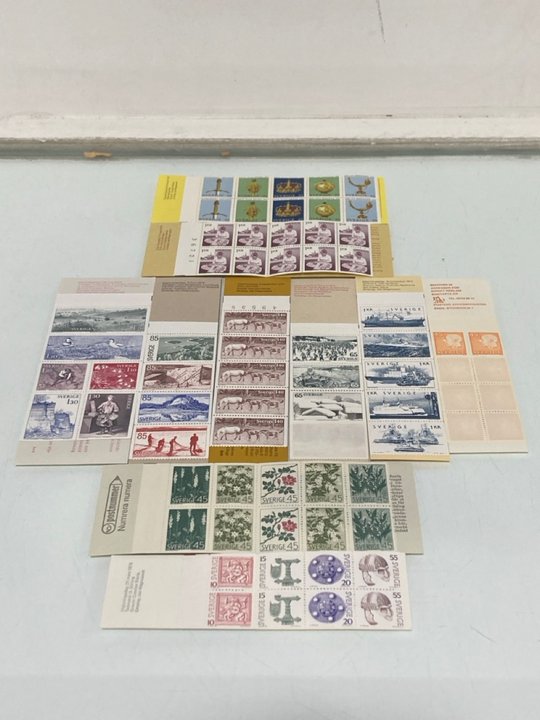 Lot 533  
            Marchington SR13 - Parcel Delivery Only 

                
TEN FULL BOOKS OF MINT UNUSED VINTAGE SWEDISH STAMPS: LOCATION - H1