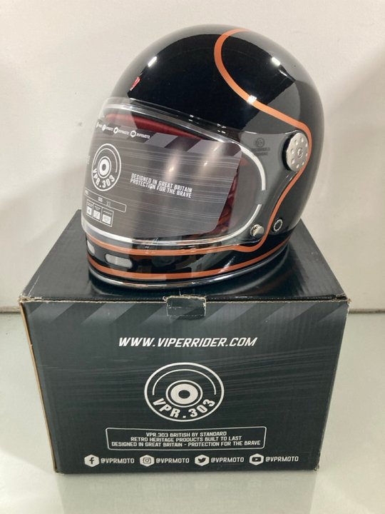 Lot 633  
            Marchington SR13 - Parcel Delivery Only 

                
VIPER RIDER HELMET IN BLACK/COPPER - SIZE: XL - MODEL: F656 - ORIGINAL RRP: £149....