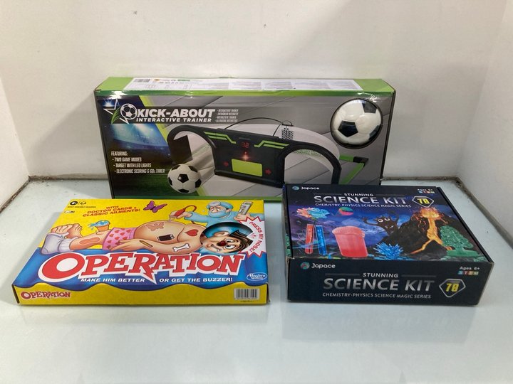Lot 646  
            Marchington SR13 - Parcel Delivery Only 

                
3 X ASSORTED CHILDRENS ITEMS TO INCLUDE KICK-ABOUT INTERACTIVE TRAINER: LOCATION ...