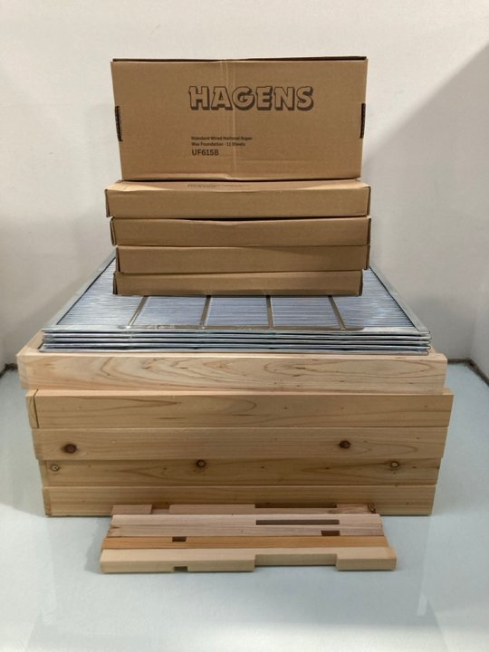 Lot 648  
            Marchington SR13 - Parcel Delivery Only 

                
BEEHIVE KIT: LOCATION - G4