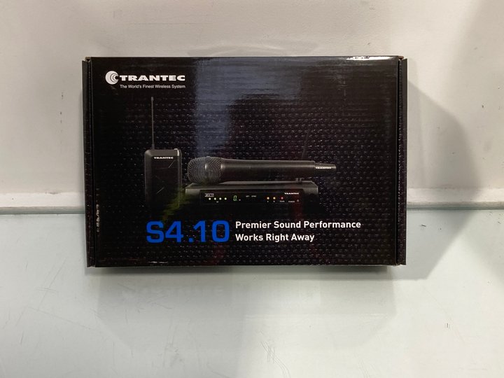 Lot 674  
            Marchington SR13 - Parcel Delivery Only 

                
TRANTEC S4.10 UHF HEADWORN SYSTEM WITH HM33 HEADMIC - ORIGINAL RRP £138.00: LOCAT...