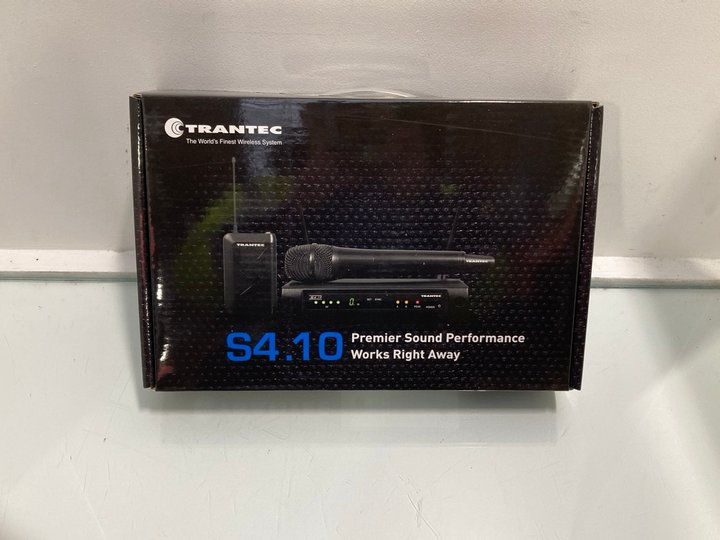 Lot 691  
            Marchington SR13 - Parcel Delivery Only 

                
TRANTEC S4.10 UHF HEADWORN SYSTEM WITH HM33 HEADMIC - ORIGINAL RRP £138.00: LOCAT...