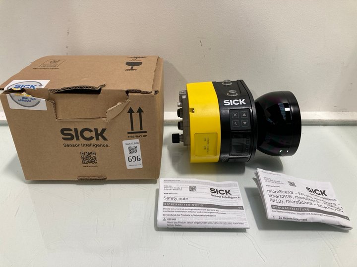 Lot 696  
            Marchington SR13 - Parcel Delivery Only 

                
SICK MICROSCAN 3 SAFETY LASER SCANNER - ORIGINAL RRP £3,000.00: LOCATION - G7
