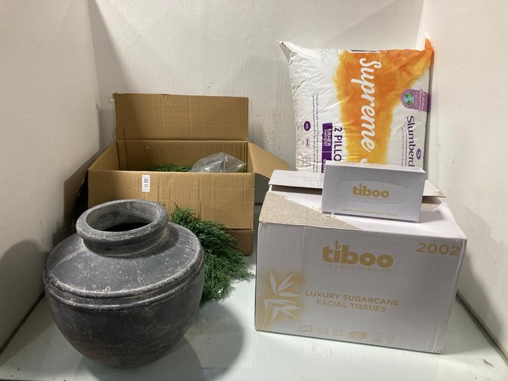 Lot 72  
            Marchington SR13 - Parcel Delivery Only 

                
QTY OF ASSORTED HOUSEHOLD ITEMS TO INCLUDE SLUMBERDOWN SUPREME SLEEP PILLOWS: LOC...