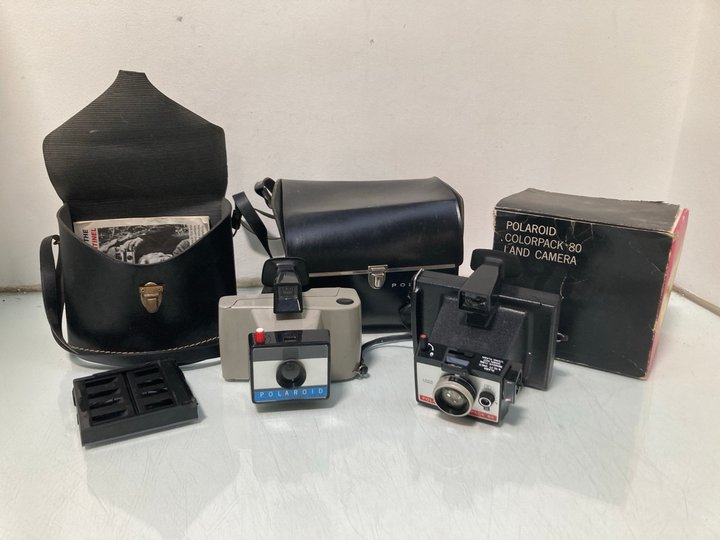 Lot 730  
            Marchington SR13 - Parcel Delivery Only 

                
THREE VINTAGE INSTANT CAMERAS TO INCLUDE POLAROID SWINGER SENTINEL: LOCATION - G10