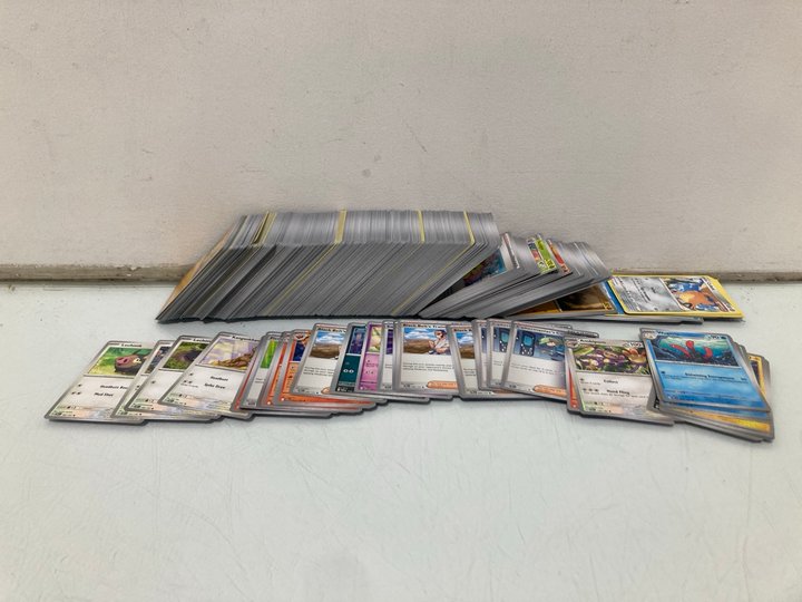 Lot 756  
            Marchington SR13 - Parcel Delivery Only 

                
A COLLECTION OF OVER 600 ASSORTED POKEMON CARDS FROM VARIOUS SETS (NO ENERGY CARD...