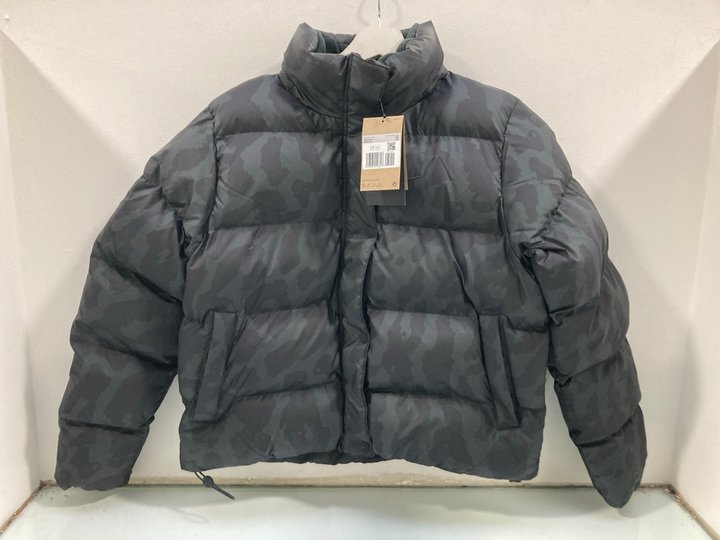 Lot 781  
            Marchington SR13 - Parcel Delivery Only 

                
NIKE WOMENS PUFFER COAT IN BLACK - UK XS: LOCATION - G11