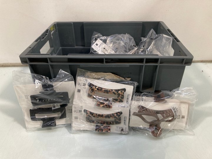 Lot 793  
            Marchington SR13 - Parcel Delivery Only 

                
QTY OF ASSORTED CLAIRES ACCESSORIES HAIR ACCESSORIES TO INCLUDE LEOPARD PRINT HEA...