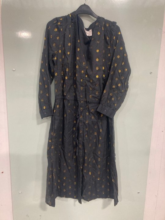 Lot 841  
            Marchington SR13 - Parcel Delivery Only 

                
LEON & HARPER REMEDY DRESS IN DARK GREY-UK SIZE L-ORIGINAL RRP £170.00: LOCATION ...