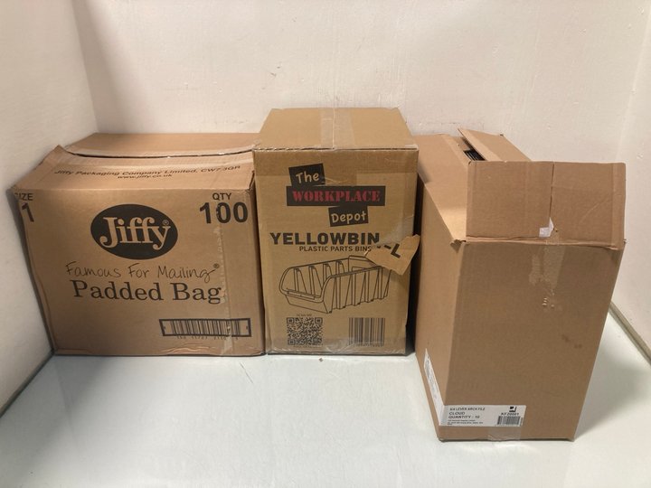 Lot 882  
            Marchington SR13 - Parcel Delivery Only 

                
3 X ASSORTED ITEMS TO INCLUDE BOX OF A4 RING BINDERS IN BLACK: LOCATION - G13