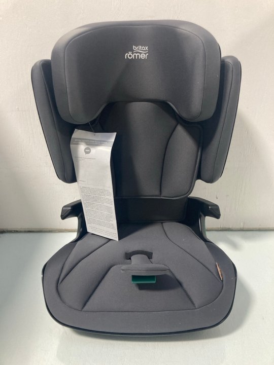 Lot 885  
            Marchington SR13 - Parcel Delivery Only 

                
BRITAX ROMER KIDFIX 2 Z-LINE CAR SEAT IN MIDNIGHT GREY - ORIGINAL RRP £149: LOCAT...