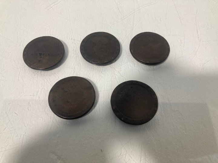 Lot 891  
            Marchington SR13 - Parcel Delivery Only 

                
5 X GEORGE III CARTWHEEL TWO PENCE COINS: LOCATION - G14